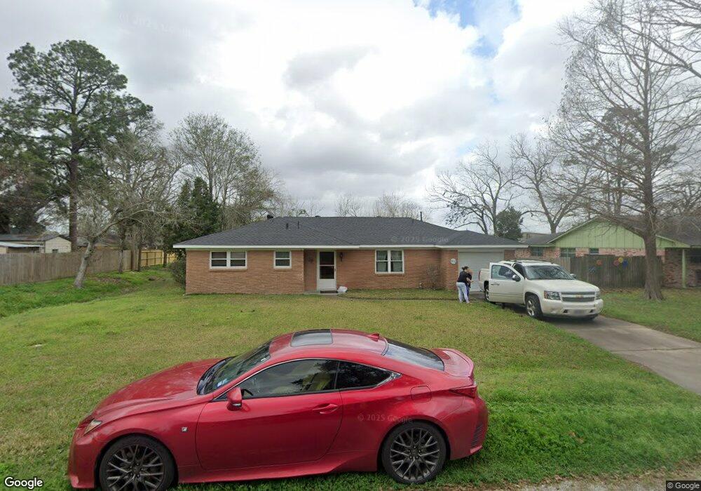 1103 Pine St, Alvin, TX 77511 - photo 1