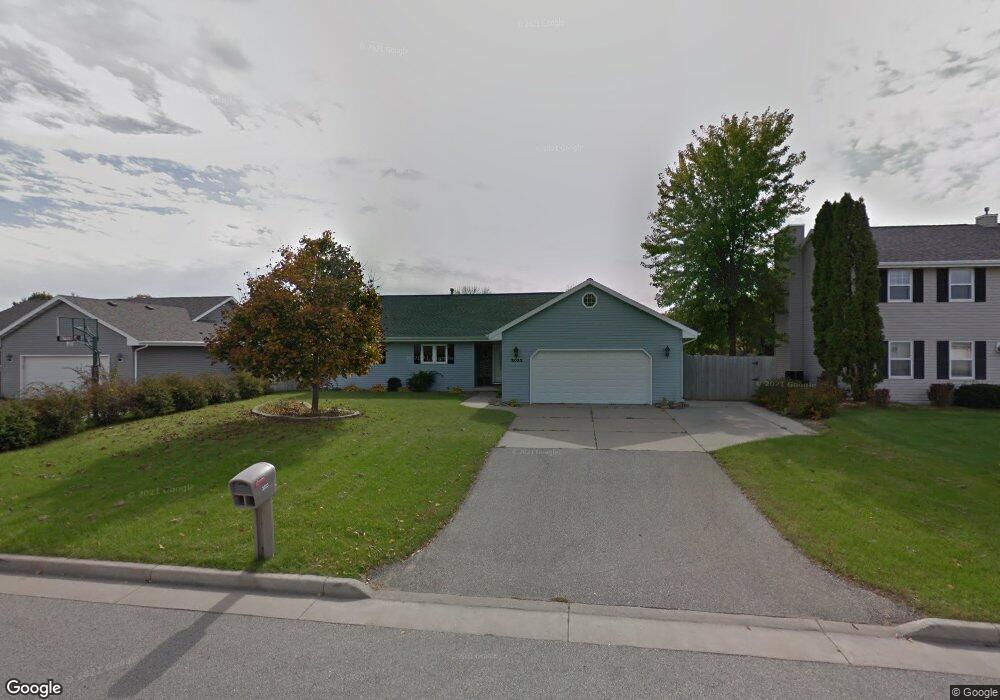 3033 W Hiawatha Dr, Appleton, WI 54914 - photo 1