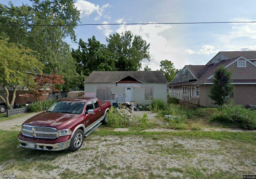 311 E Barker St, Tuscola, IL 61953 - photo 1