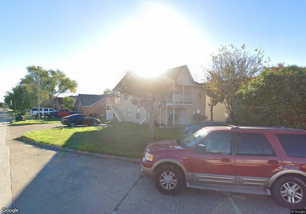 1203 Dawson Cir, Grand Prairie, TX 75051 - photo 1