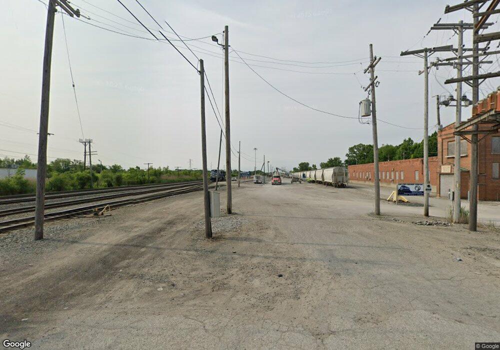 1494 E Carpenter Rd, Flint, MI 48505 - photo 1