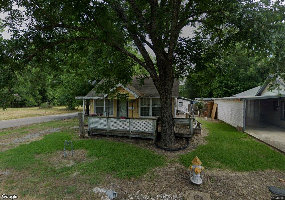 1004 S 4th St, Bonham, TX 75418 - photo 1
