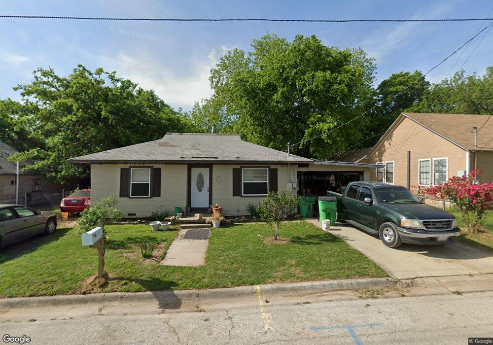 118 E Haight St, Gainesville, TX 76240 - photo 1