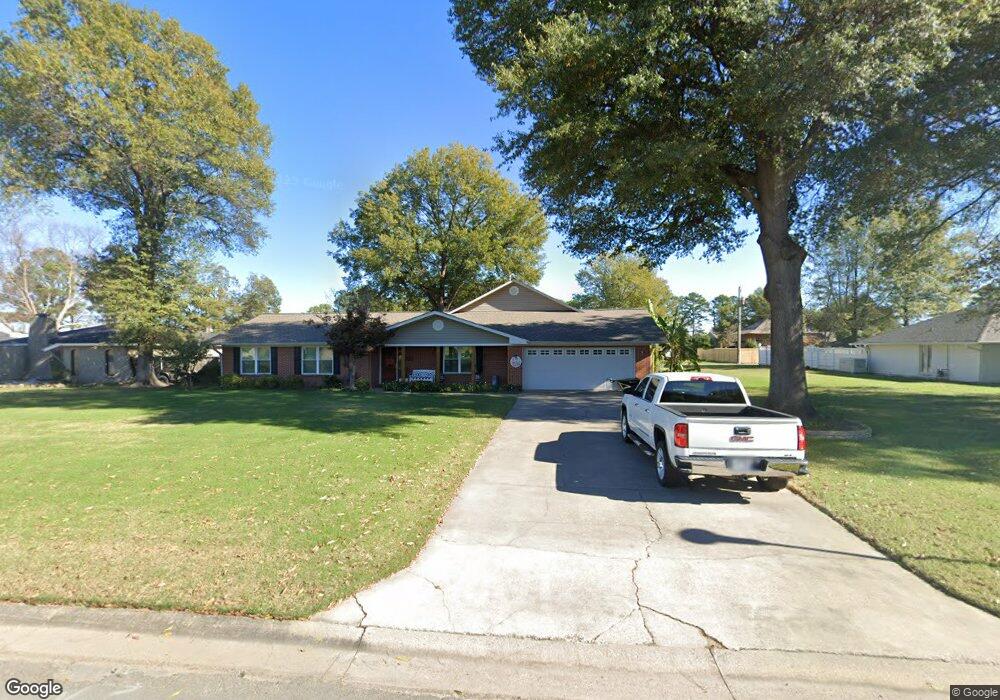 1811 Mccracken St, Stuttgart, AR 72160 - photo 1