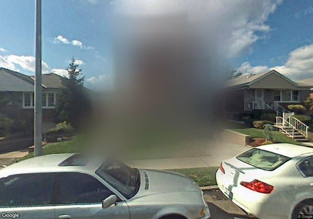 7336 172nd St, Fresh Meadows, NY 11366 - photo 1