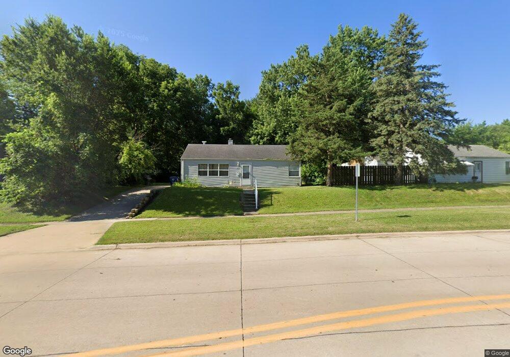 1719 Lincoln Rd, Bettendorf, IA 52722 - photo 1