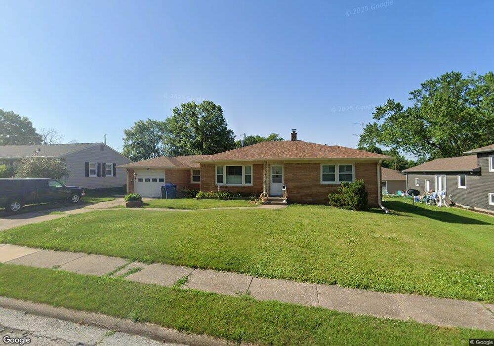 1931 W 38th Place, Davenport, IA 52806 - photo 1