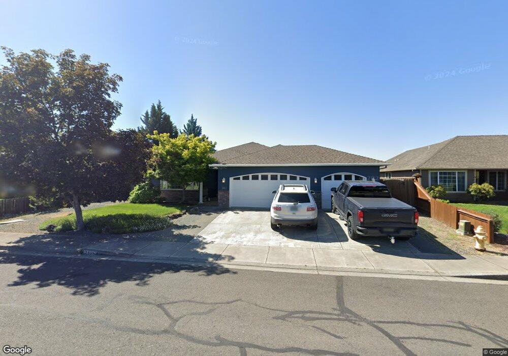 2604 Devonshire Place, Central Point, OR 97502 - photo 1