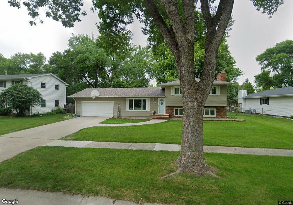 3256 Longfellow Rd N, Fargo, ND 58102 - photo 1