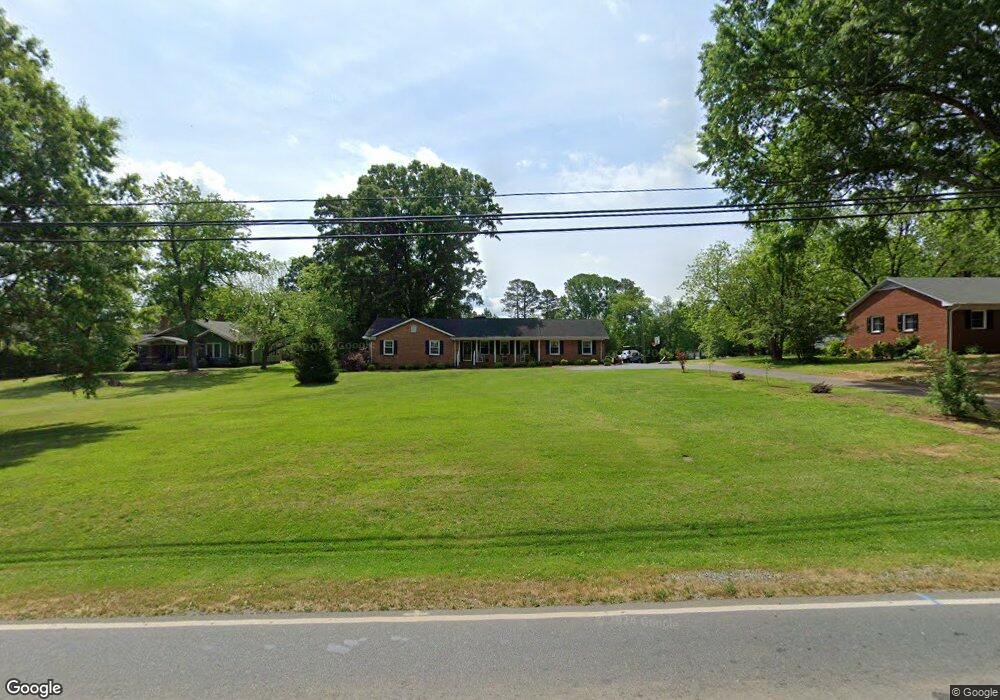 812 E Raleigh St, Siler City, NC 27344 - photo 1