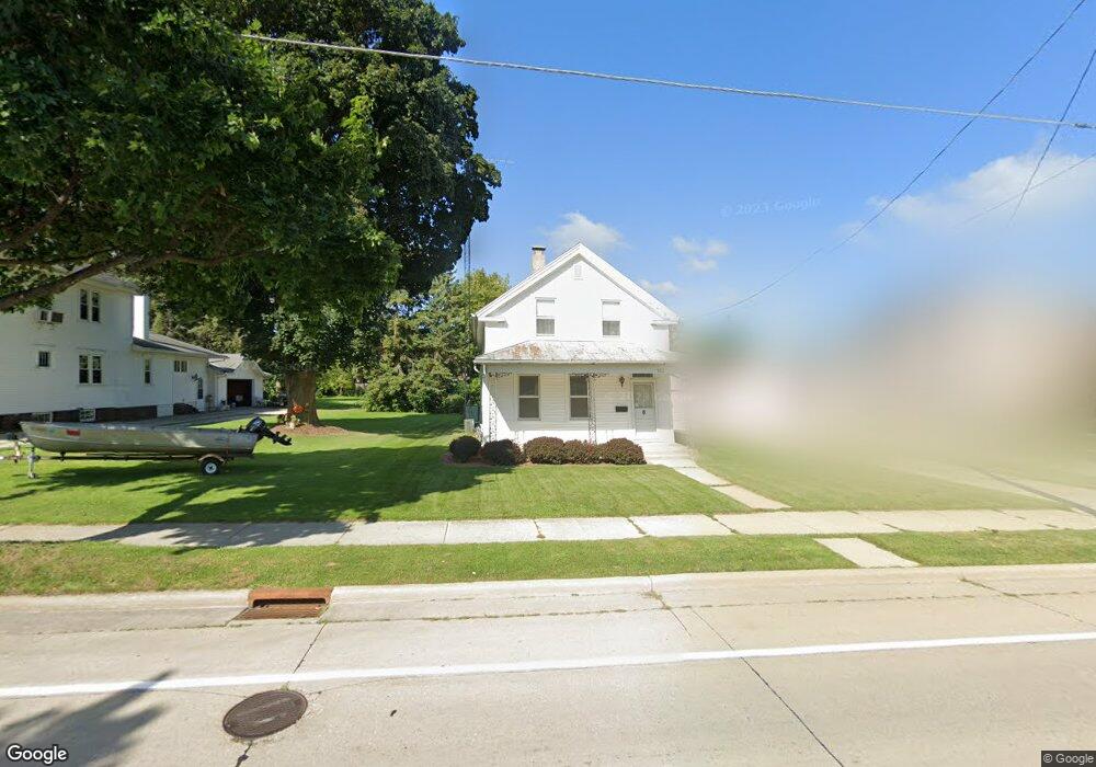 922 N 11th St, Manitowoc, WI 54220 - photo 1