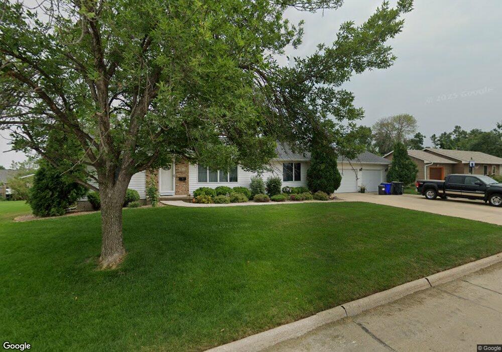 2615 1st St SW, Cedar Rapids, IA 52404 - photo 1