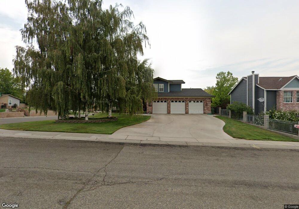 322 Mccoy St, Winnemucca, NV 89445 - photo 1