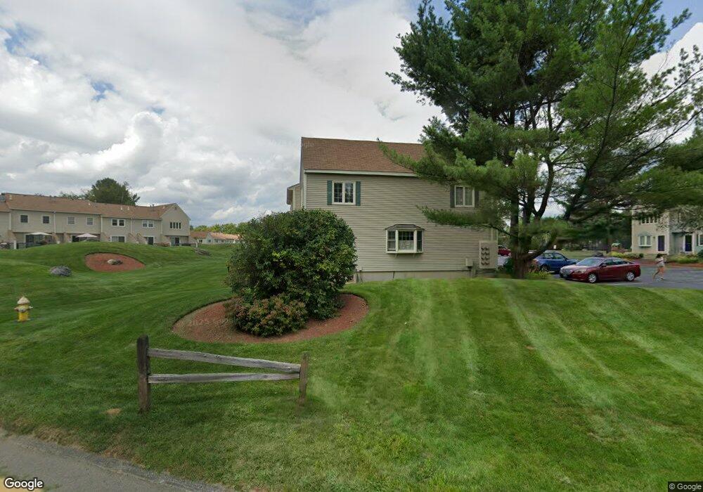 925 Fox Hollow Dr, Hudson, NH 03051 - photo 1