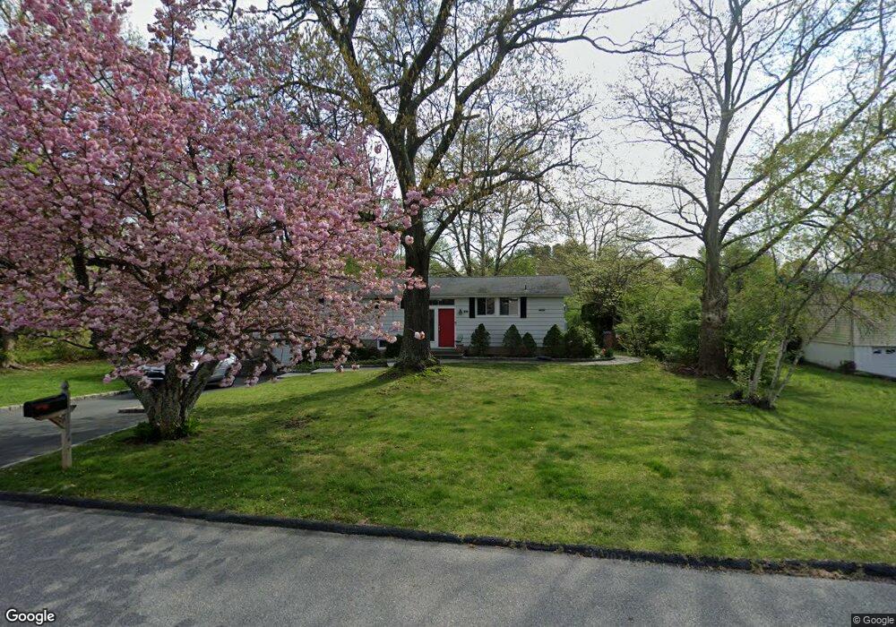 2826 Hedge St, Yorktown Heights, NY 10598 - photo 1