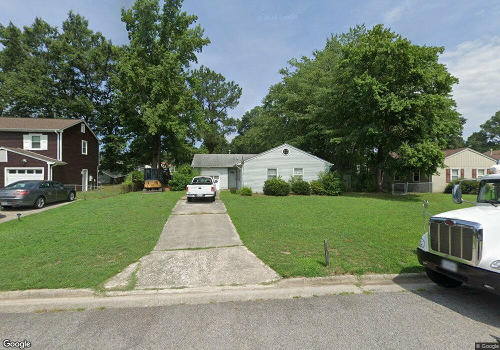 584 Roberson St, Petersburg, VA 23805 - photo 1