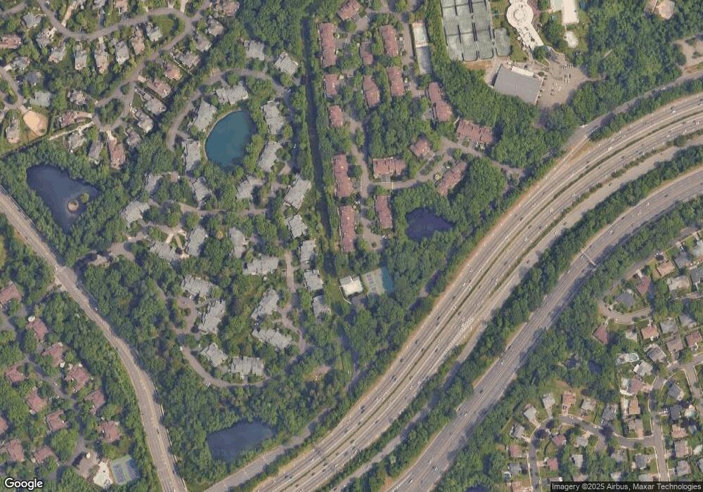 47 Eaton Ct unit 1, Manhasset, NY 11030 - photo 1