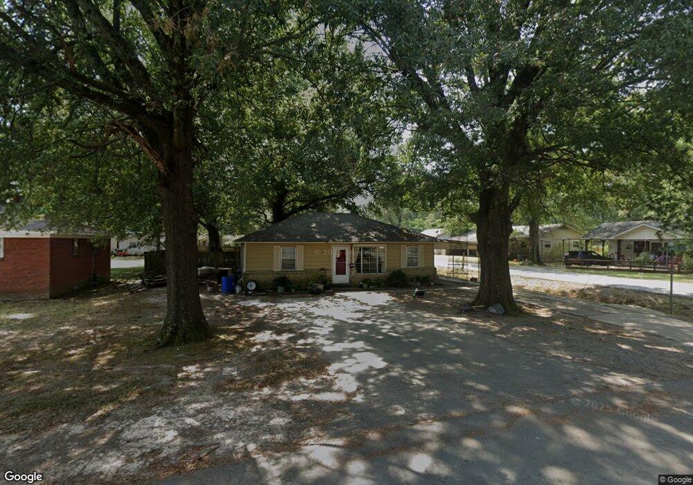 709 W 13th St, Stuttgart, AR 72160 - photo 1
