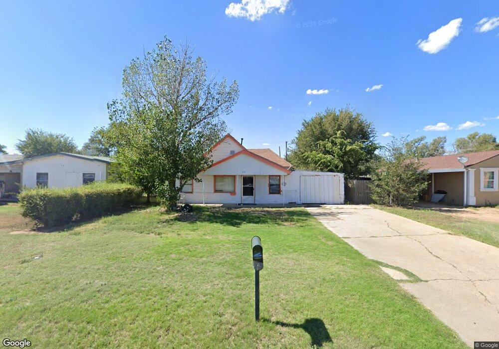 818 Binkley Ave, Dumas, TX 79029 - photo 1