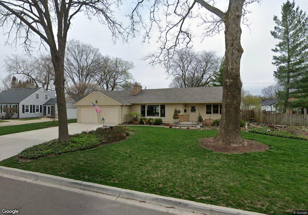 172 S Rosedale Ave, Aurora, IL 60506 - photo 1