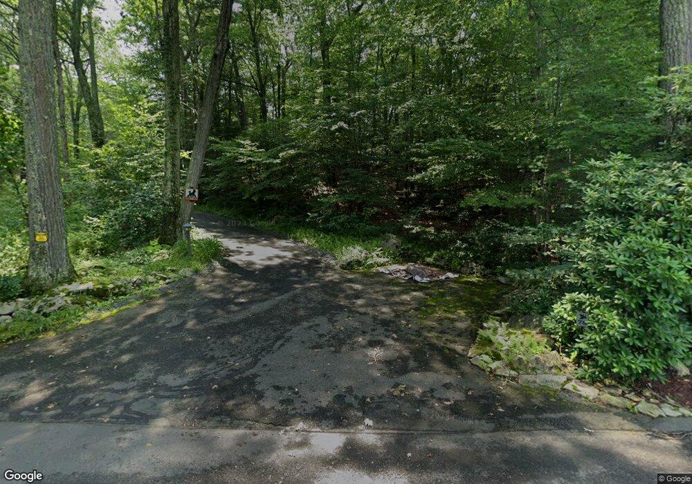 74 Taunton Lake Rd, Newtown, CT 06470 - photo 1