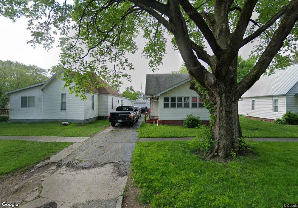 2705 Moultrie Ave, Mattoon, IL 61938 - photo 1