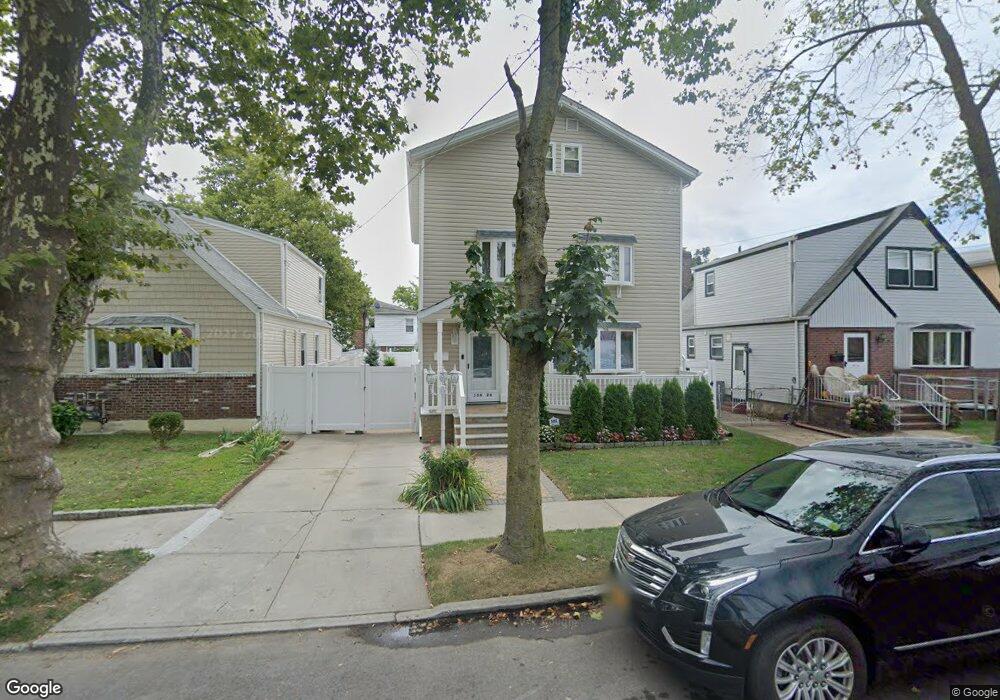 13626 62nd Rd, Flushing, NY 11367 - photo 1