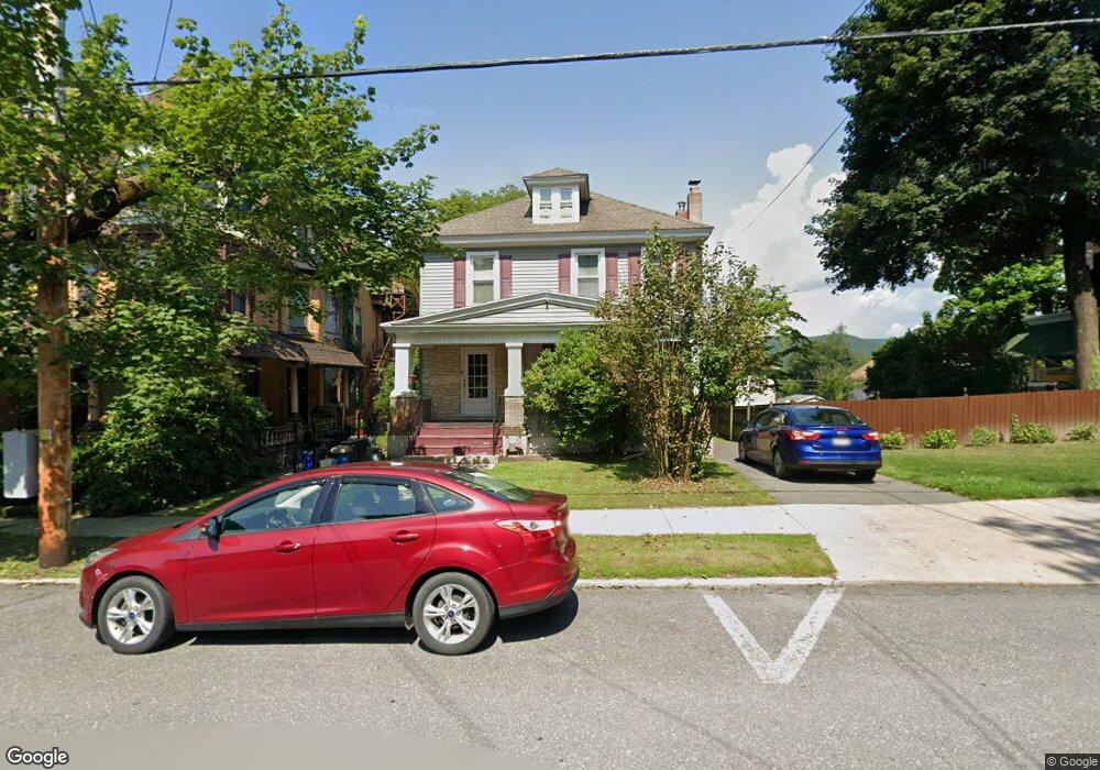 209 Center St, Jim Thorpe, PA 18229 - photo 1