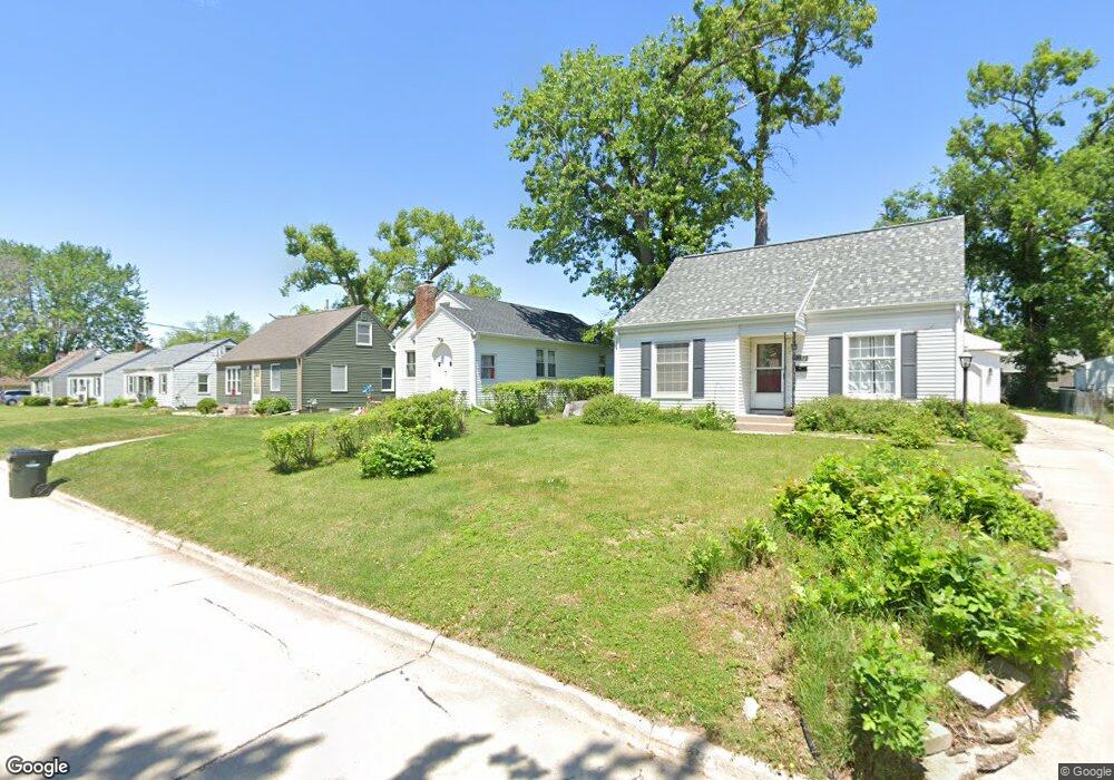 3228 Soutter Ave SE, Cedar Rapids, IA 52403 - photo 1