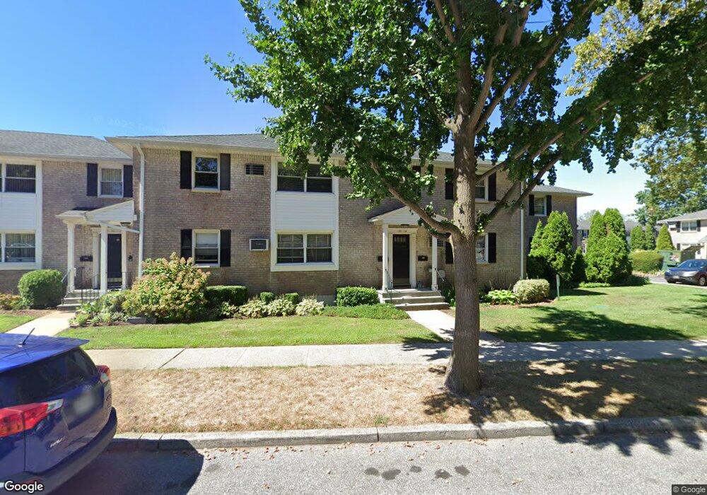 26806 82nd Ave unit 125B, New Hyde Park, NY 11040 - photo 1