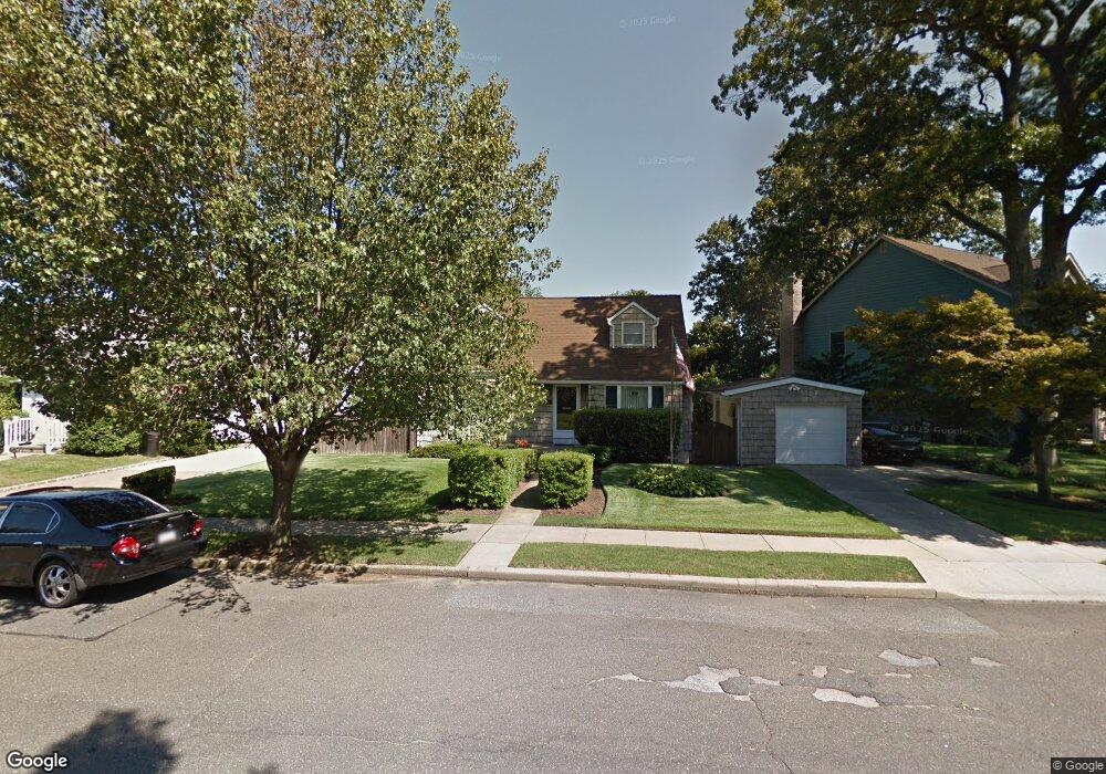 1042 Park Ln E, Franklin Square, NY 11010 - photo 1