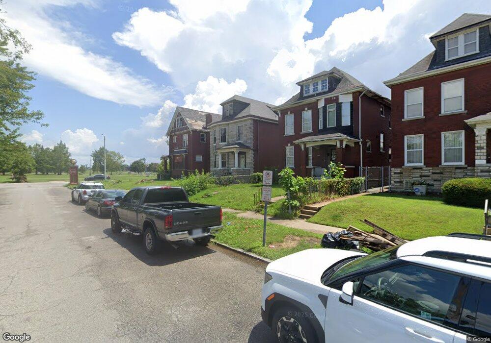 4572 Red Bud Ave, Saint Louis, MO 63115 - photo 1