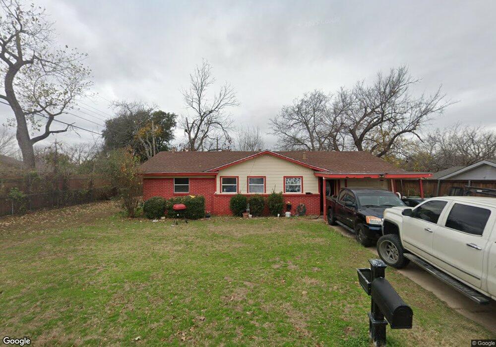 737 Ridgecrest Dr, Hurst, TX 76053 - photo 1