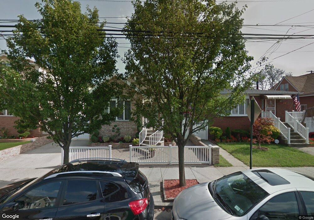 10110 159th Ave, Howard Beach, NY 11414 - photo 1