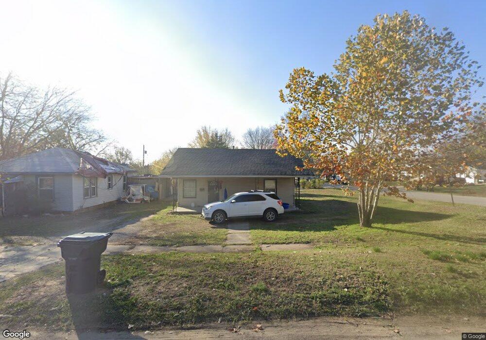 711 W Cummings St, Henryetta, OK 74437 - photo 1