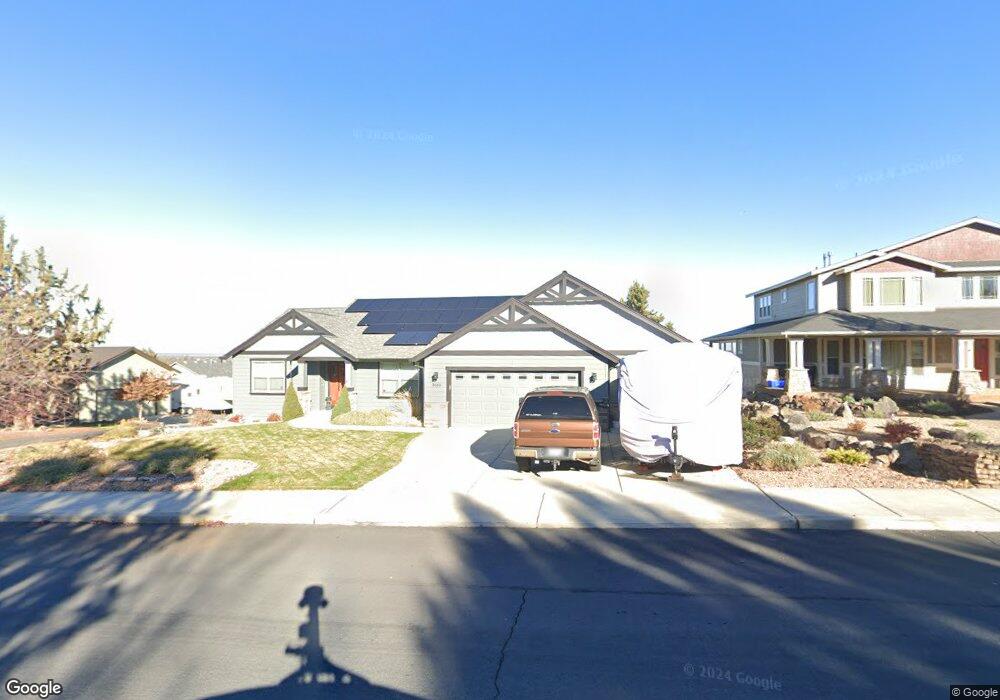 3655 SW Hillcrest Ct, Redmond, OR 97756 - photo 1