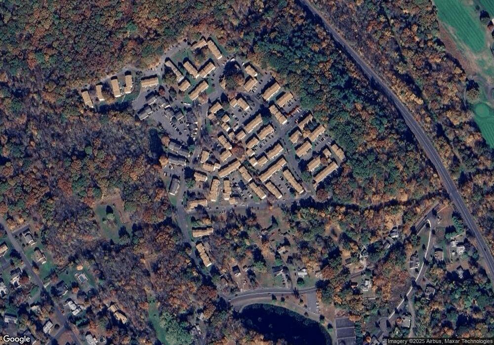 48 Round Tree Dr unit 1, Naugatuck, CT 06770 - photo 1