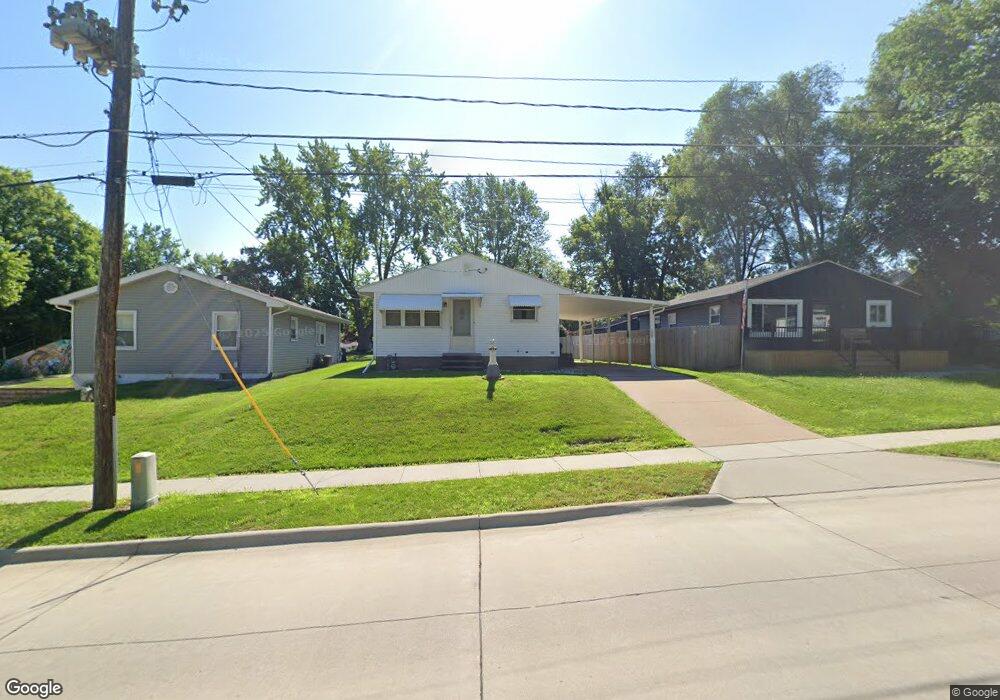 1323 18th St, Bettendorf, IA 52722 - photo 1