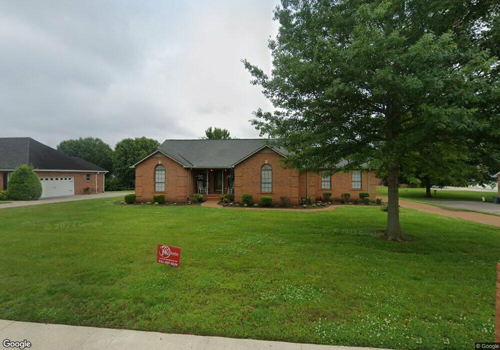 305 Green Hills Dr, Shelbyville, TN 37160 - photo 1