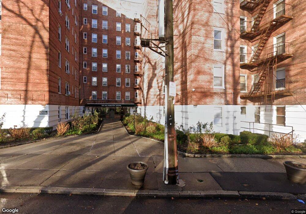 McCorkle Cooperative Apartments unit 2T, Bronxville, NY 10708 - photo 1