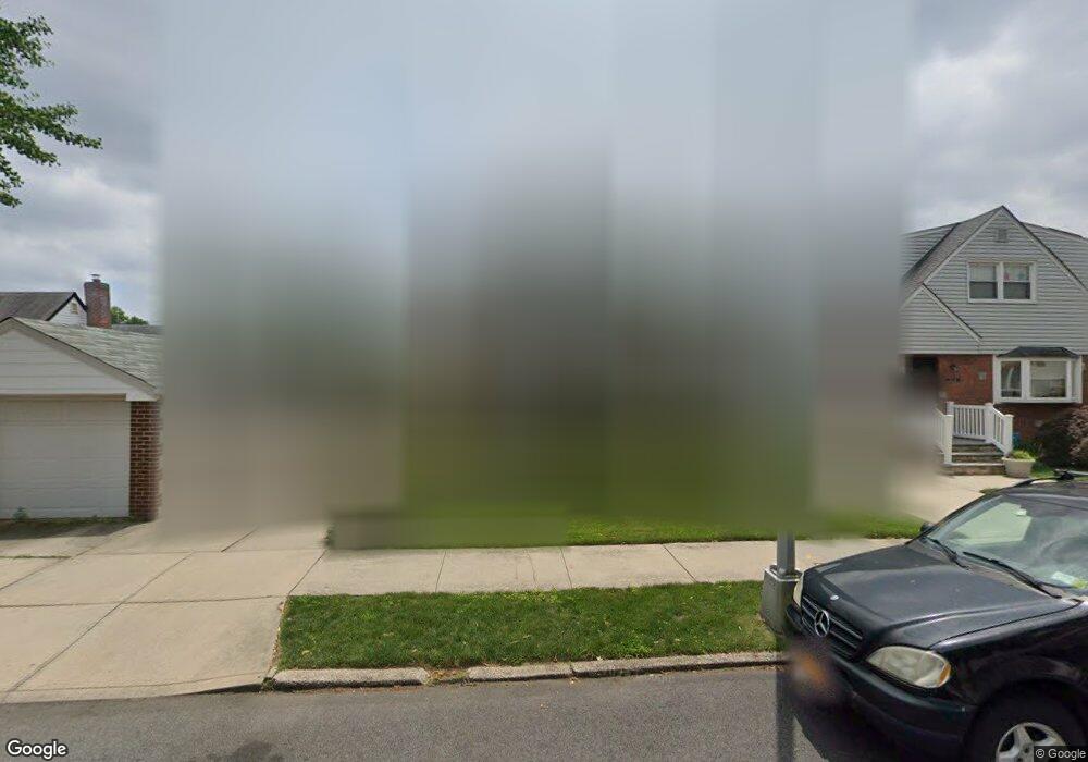 25222 82nd Rd, Bellerose, NY 11426 - photo 1