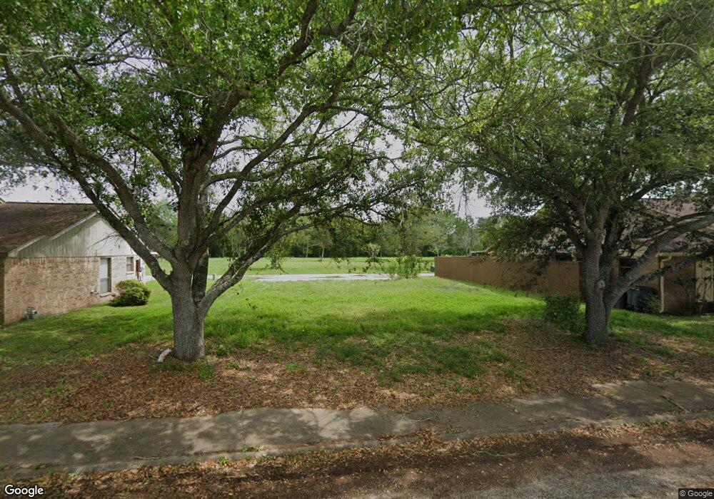 1107 Nichols Ave, Bay City, TX 77414 - photo 1