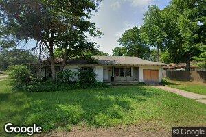 406 E 20th St, Tishomingo, OK 73460