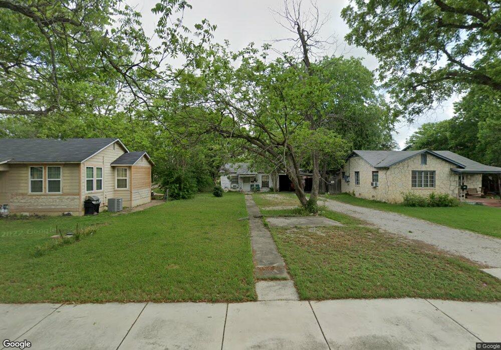 716 E Cedar St, Seguin, TX 78155 - photo 1