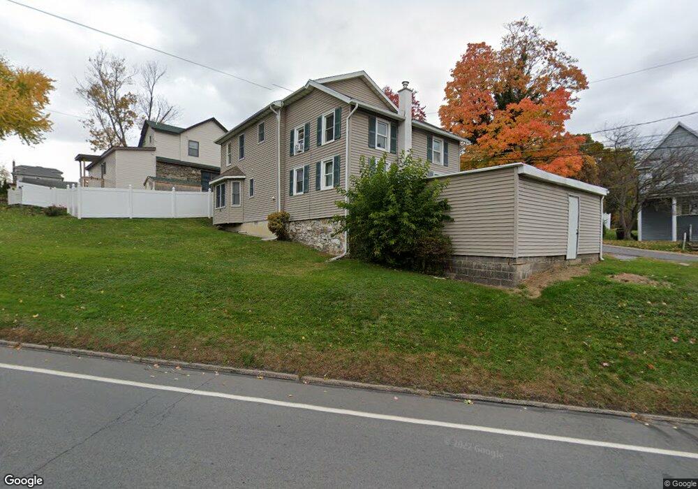 951 E Drinker St, Dunmore, PA 18512 - photo 1