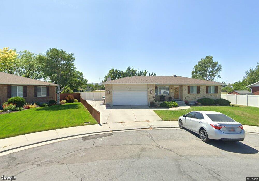7272 S 2530 W, West Jordan, UT 84084 - photo 1
