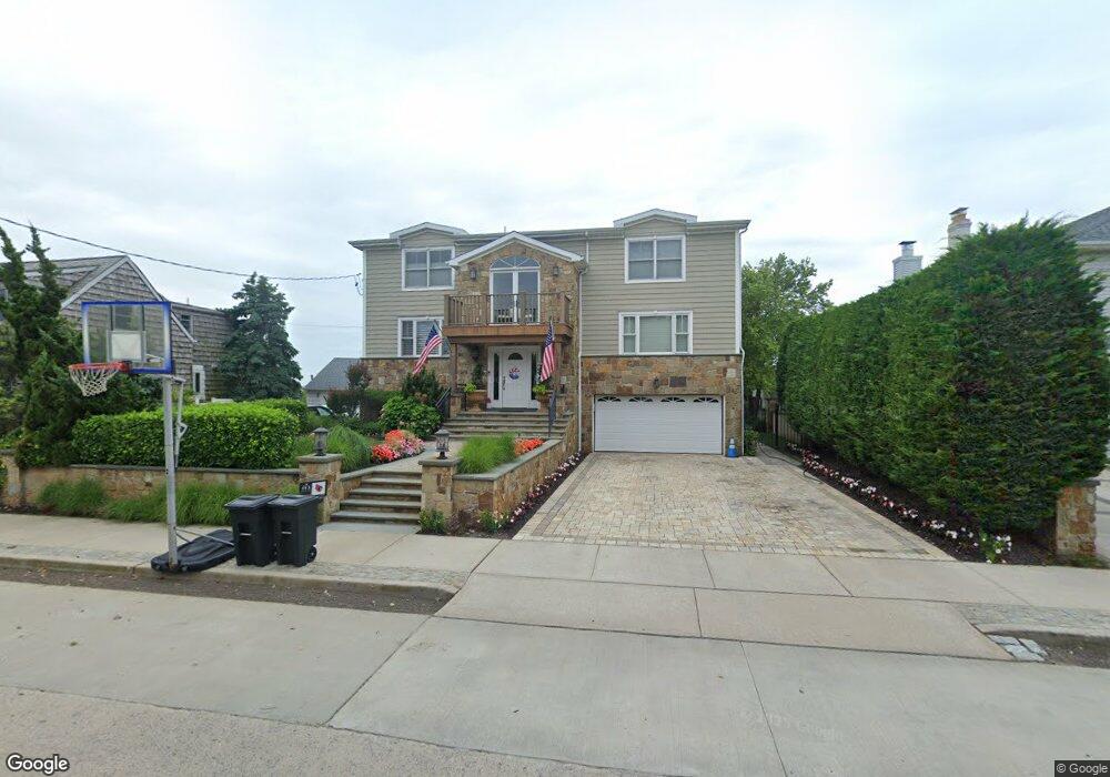 107 Parkside Ave, Point Lookout, NY 11569 - photo 1