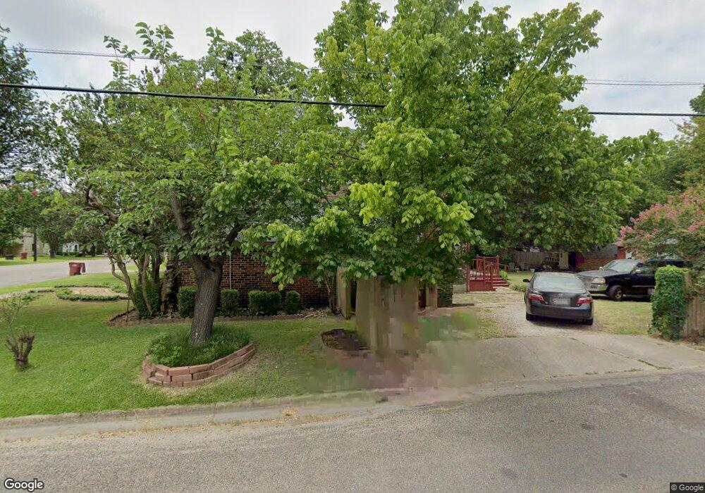 1121 Park Ave, Bonham, TX 75418 - photo 1