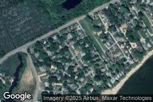 42 Beach Rd, Riverhead, NY 11901