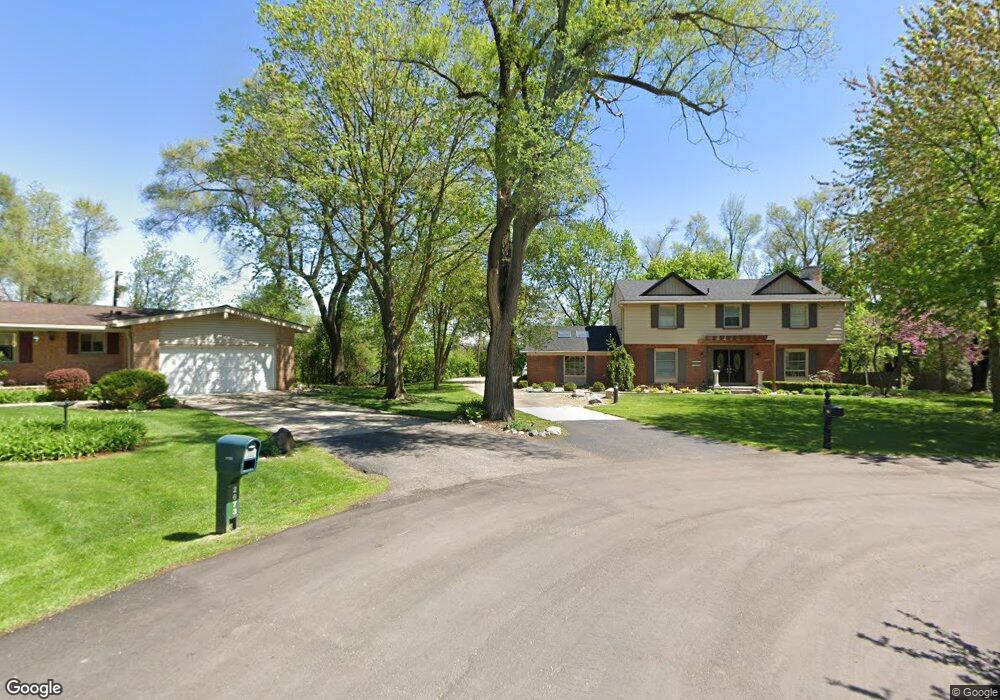 2679 Warwick Ct, Bloomfield Hills, MI 48304 - photo 1